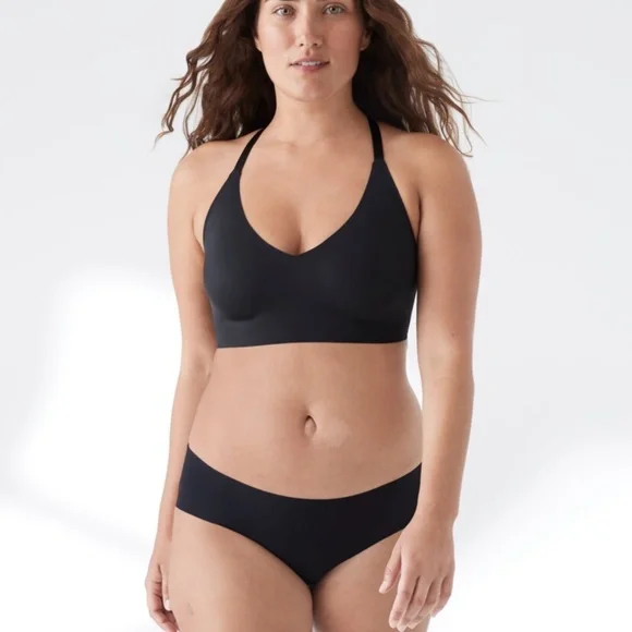 True Body Triangle Lace Racerback Bra - Picture 3 of 7